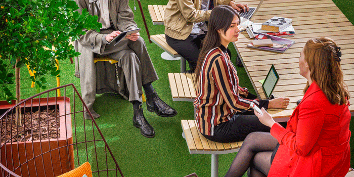 Nola lanserar en serie produkter för ”The Outdoor Office”, som konferensbordet Parco. Foto: Jann Lipka
